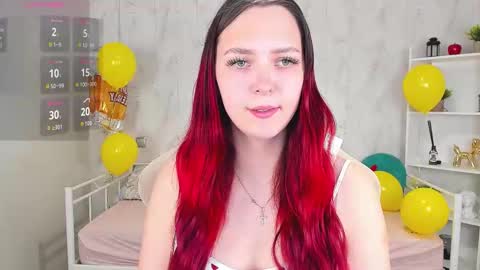 Snapshot of monica__queen chatting on October 6, 5:47 am Monica online show from October 6, 5:47 am