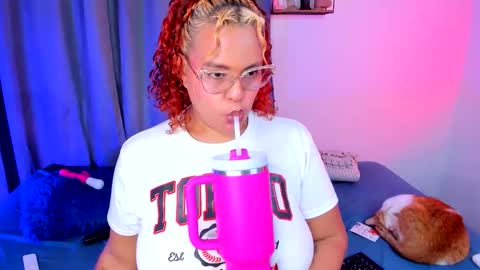 aleja      independent model       online show from February 21, 1:08 am