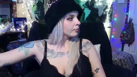 Monica online show from December 20, 5:29 pm