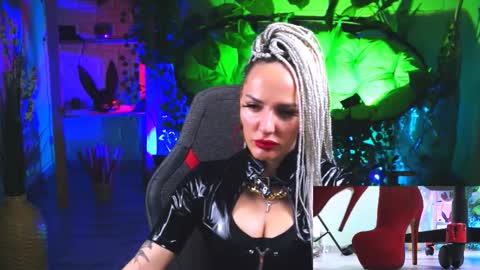 Snapshot of monicamaxwel chatting on March 6, 6:37 pm Monika online show from March 6, 6:37 pm