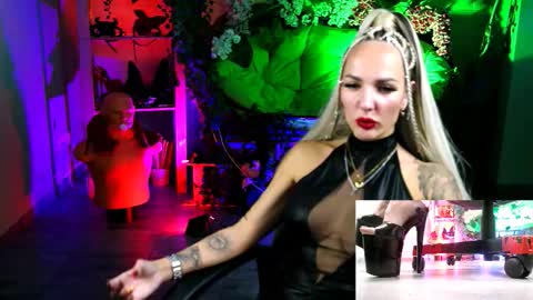 Snapshot of monicamaxwel chatting on October 18, 2:32 pm Monika online show from October 18, 2:32 pm