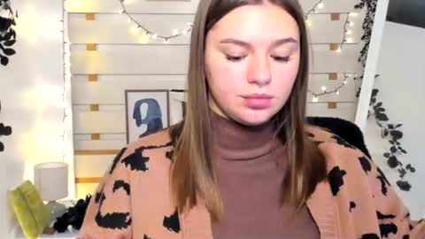 Monika online show from November 25, 3:00 pm