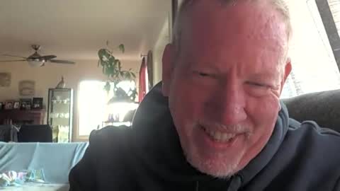 Monkee Dance online show from December 15, 8:25 pm