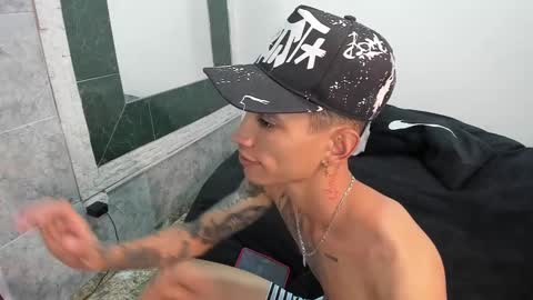 monkeyd_66 online show from February 21, 9:11 pm