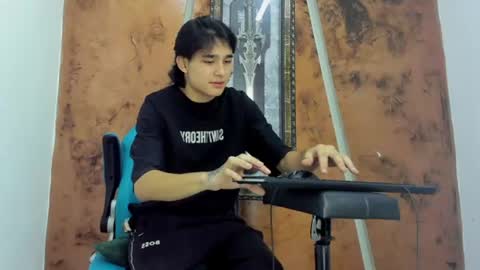 monky_0002 online show from July 15, 3:45 am