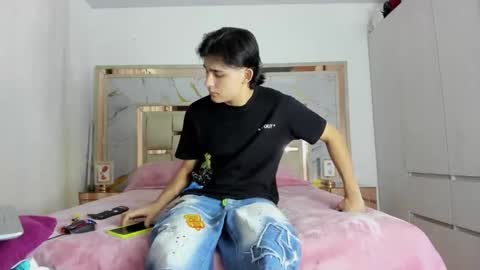 monky_0002 online show from March 15, 1:32 am