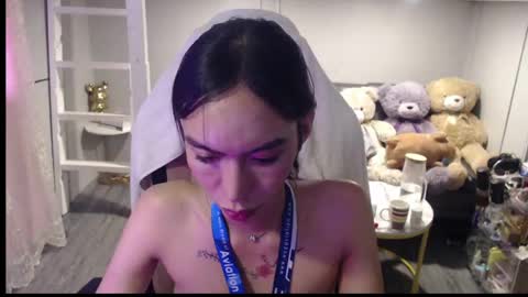 ELYSE A SIMPLE GIRL online show from April 18, 3:41 am