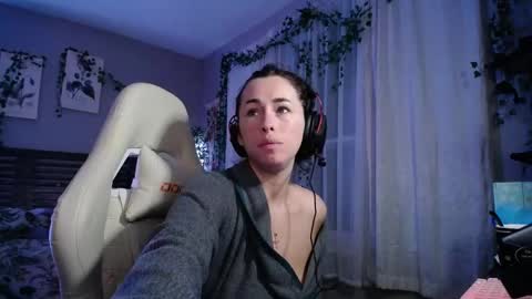 Lydia Mooney online show from December 28, 1:29 am