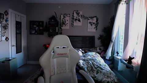 Lydia Mooney online show from February 20, 12:08 am