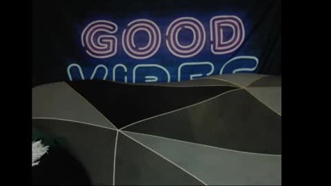 im Model Independent     you can support me with a followtip and thumbs up please its important for  you online show from September 17, 6:17 am