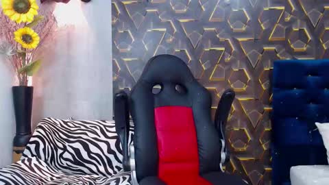 moon_and_fire_ online show from November 6, 5:21 am