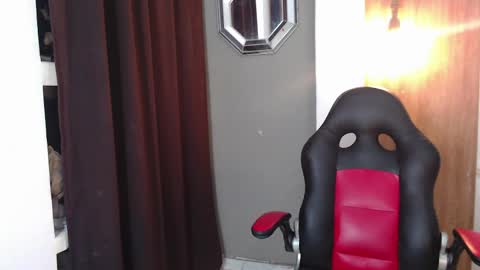 moon_and_fire_ online show from May 13, 6:34 am