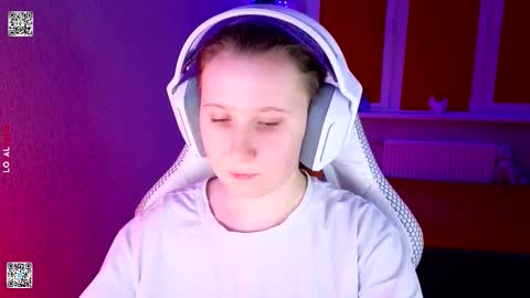 Lola online show from March 14, 5:28 pm