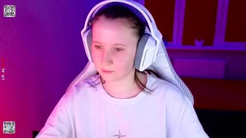 Lola online show from March 13, 5:16 pm