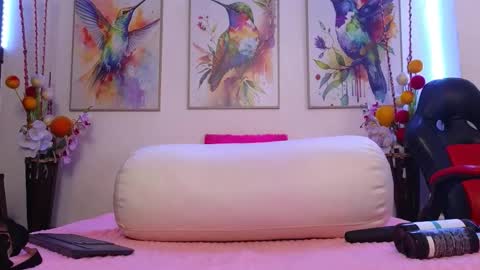 Moon online show from December 5, 8:17 pm