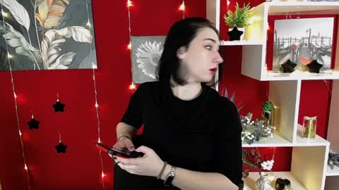 Snapshot of moon_foxy_ chatting on December 7, 2:19 pm Diana online show from December 7, 2:19 pm