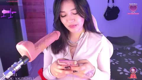 Snapshot of moonbella_bell chatting on October 15, 5:54 am bell online show from October 15, 5:54 am