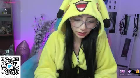 MOON  online show from October 28, 2:45 am