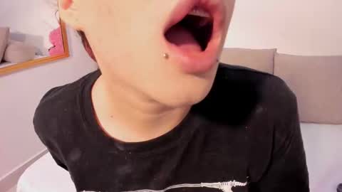 Kitty online show from December 3, 8:09 pm