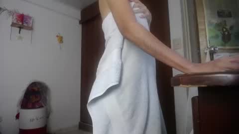 moonlunita online show from July 9, 9:19 pm