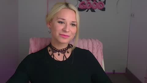 Susanna online show from May 3, 11:38 am