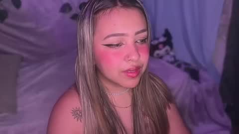 moonxxvelvet online show from March 3, 1:01 am