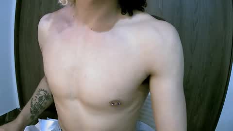 Danny  online show from December 16, 7:09 pm