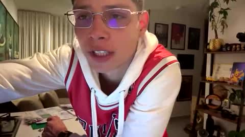   online show from October 28, 12:33 am