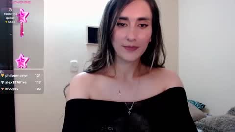 Snapshot of moriahhoe chatting on December 26, 10:52 pm Moriah online show from December 26, 10:52 pm