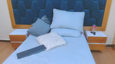 morrigan_luxus online show from April 6, 6:53 pm