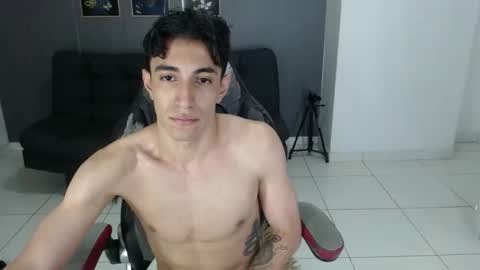 santii online show from February 17, 4:33 am