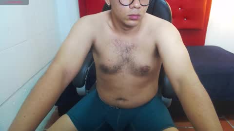 Mou Fly online show from November 11, 2:30 pm