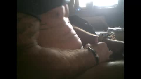 Snapshot of mowgli1977 chatting on December 12, 11:28 am mowgli1977 online show from December 12, 11:28 am