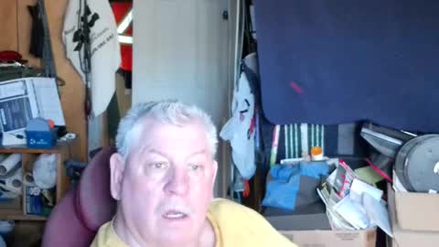mr_canoe_licker_69 online show from March 11, 7:14 pm