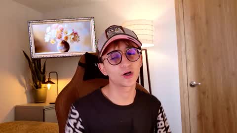 Mr Evans online show from November 14, 6:21 pm