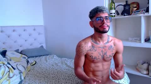 Snapshot of mr_jordan2310 chatting on March 1, 6:21 pm mr_jordan2310 online show from March 1, 6:21 pm