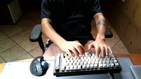 Snapshot of mr_kaa chatting on October 13, 4:31 pm mr_kaa online show from October 13, 4:31 pm