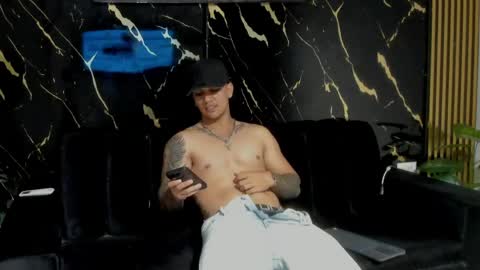 mr_maximo online show from March 23, 5:12 am