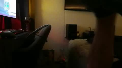 Dannys online show from December 4, 1:19 am