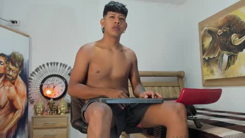 mr_stiven_ online show from April 8, 3:20 am