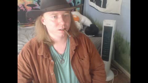 mr_strawberry online show from March 28, 6:20 pm