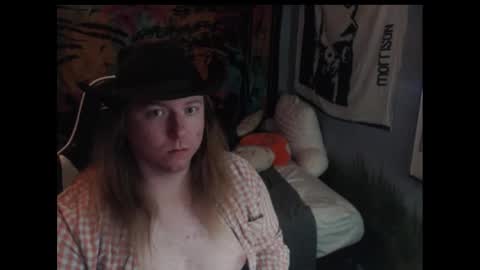 mr_strawberry online show from October 8, 10:21 am