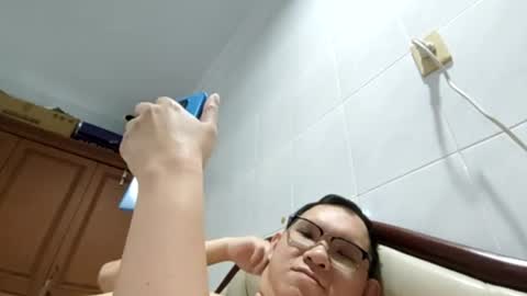 Snapshot of mr_thick89 chatting on October 12, 2:48 am mr_thick89 online show from October 12, 2:48 am