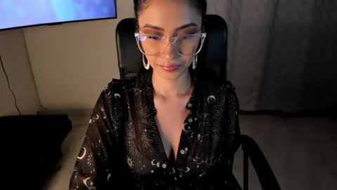 Mr.  Mrs. Smith  online show from July 15, 3:23 am