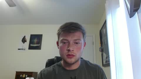 Snapshot of mrcoolguy68 chatting on February 14, 3:05 pm mrcoolguy68 online show from February 14, 3:05 pm