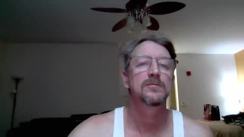 Snapshot of mrcumstain chatting on February 25, 4:57 am mrcumstain online show from February 25, 4:57 am