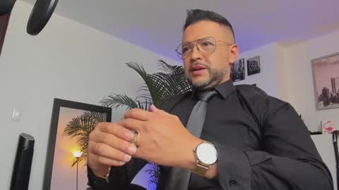 Snapshot of mrfrank_tattoo chatting on January 20, 12:28 pm MrFrank. online show from January 20, 12:28 pm