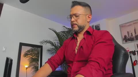 Snapshot of mrfrank_tattoo chatting on January 26, 2:19 pm MrFrank. online show from January 26, 2:19 pm