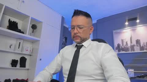 Snapshot of mrfrank_tattoo chatting on March 12, 1:30 pm MrFrank. online show from March 12, 1:30 pm