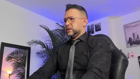 Snapshot of mrfrank_tattoo chatting on January 7, 2:30 pm MrFrank. online show from January 7, 2:30 pm